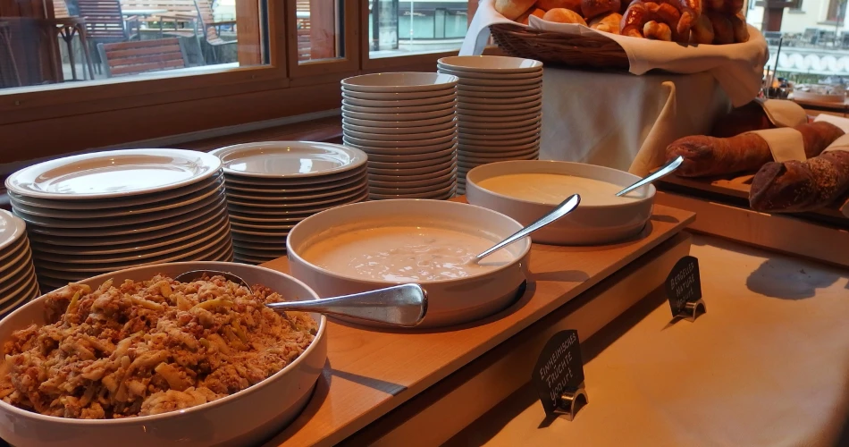 Top Coffee Shops & Breakfast Spots in Castaic